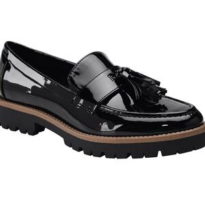 NWOT Bandolino lug sole tassel patent loafers